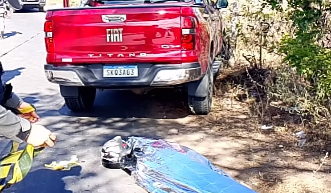Dois homens morrem em grave acidente entre moto e caminhonete na zona rural de Delmiro Gouveia