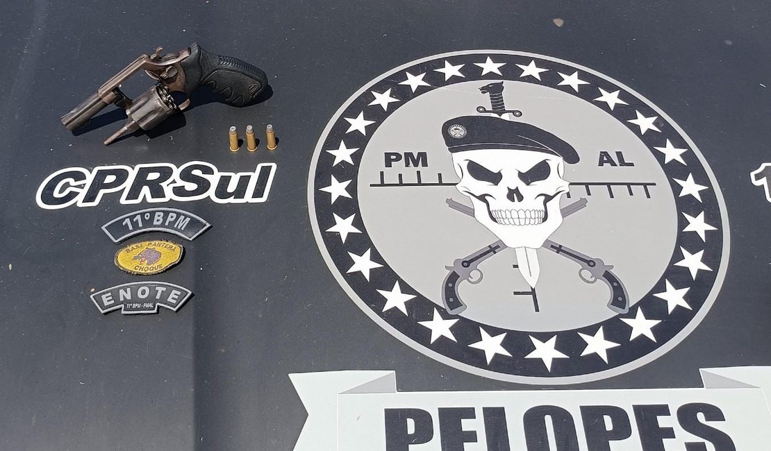 Mulher é presa com arma após tentar fugir de abordagem no povoado Perucaba, em Igreja Nova
