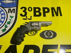 Homem é preso por porte ilegal de arma e embriaguez ao volante em Arapiraca