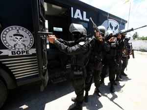 Bope apreende arma de fogo no bairro de Mangabeiras