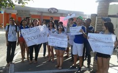 Estudantes protestam contra ocupações em Arapiraca