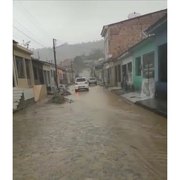 [Vídeo] Chuvas causam estragos em Matriz de Camaragibe