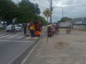 Acidente entre carro e moto deixa dois feridos na  Av. Durval de Góes Monteiro