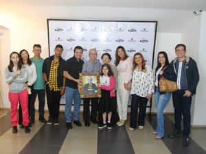 Homenageados se emocionam em nova edição do Projeto Raízes de Arapiraca