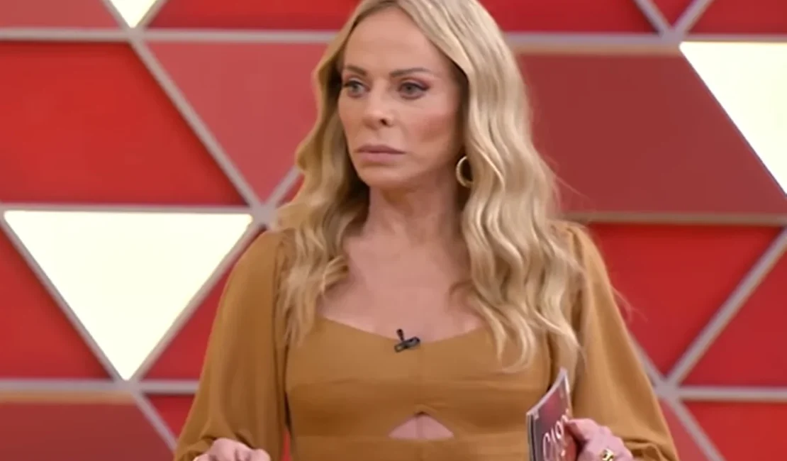 Casos de Família: Christina Rocha abandona palco após ataque a grávida