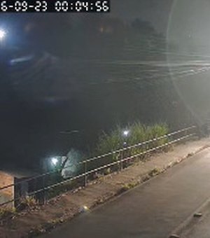 Homens descem de carro e atiram contra grupo no bairro Chã da Jaqueira