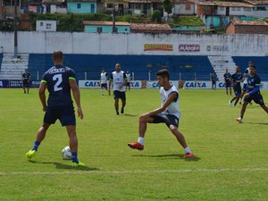 Com Rafinha e Leandro Souza suspensos, CSA treina visando duelo contra o lanterna Boa Esporte