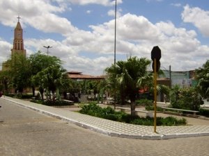 Casal suspeita que falta de água em cidade do Agreste tem sido causada por vandalismo