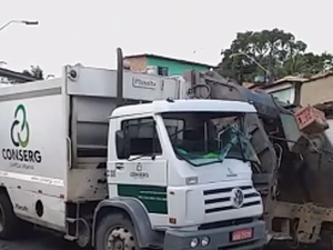 [Vídeo] Caminhões da mesma empresa se envolvem em acidente 