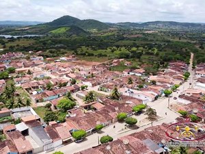 Durante incêndio teto de serralharia desaba no Agreste de Alagoas