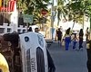 Grave acidente deixa veículo capotado e compromete trânsito no Jaraguá, em Maceió