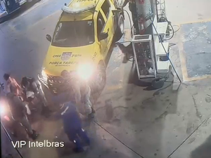 Câmeras mostram momento em que policiais salvam bebê de engasgo, em Arapiraca