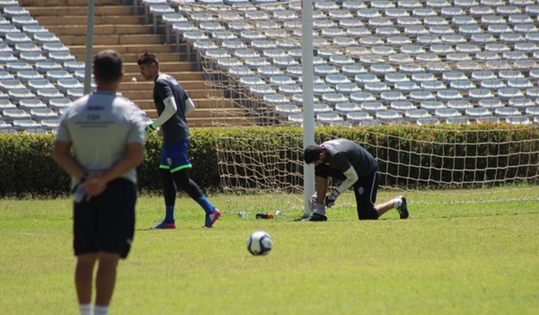 No Piauí, CSA treina sob sol forte e usará time alternativo para enfrentar o Parnahyba