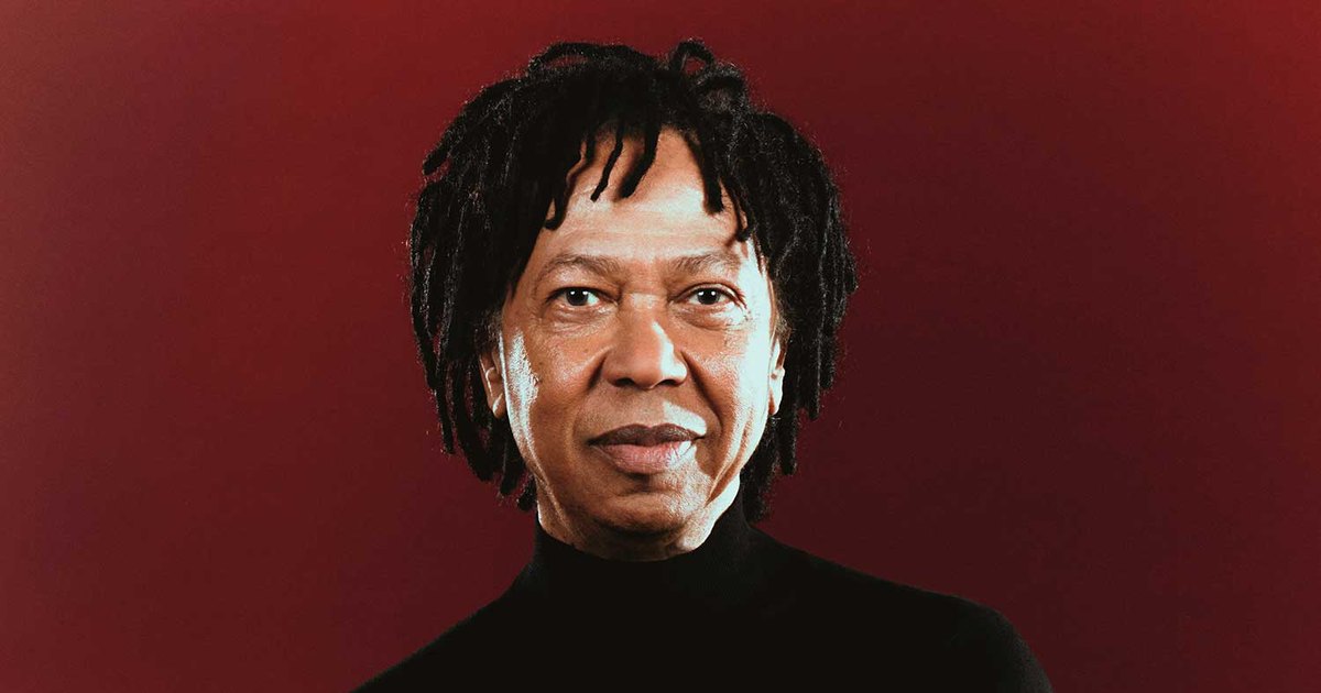 Djavan completa 76 anos com uma carreira consagrada no Brasil e no ...
