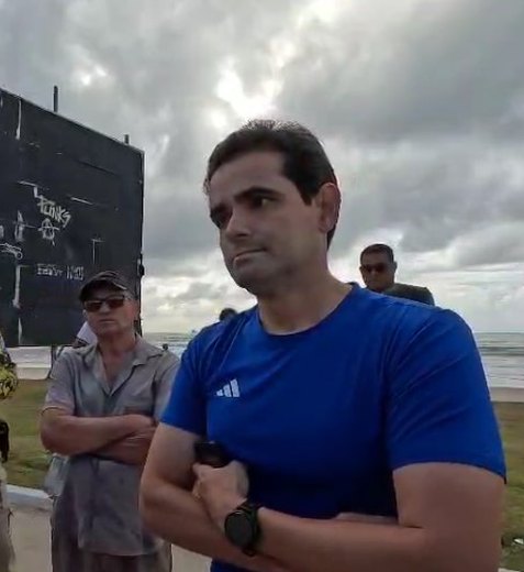 Novos vídeos mostram deputado tentando prender em flagrante agente de trânsito