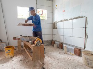 Prefeitura de Maceió amplia investimentos na recuperação estrutural das unidades de saúde