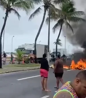 Após 48 horas sem energia, moradores bloqueiam Av. Assis Chateaubriand em protesto