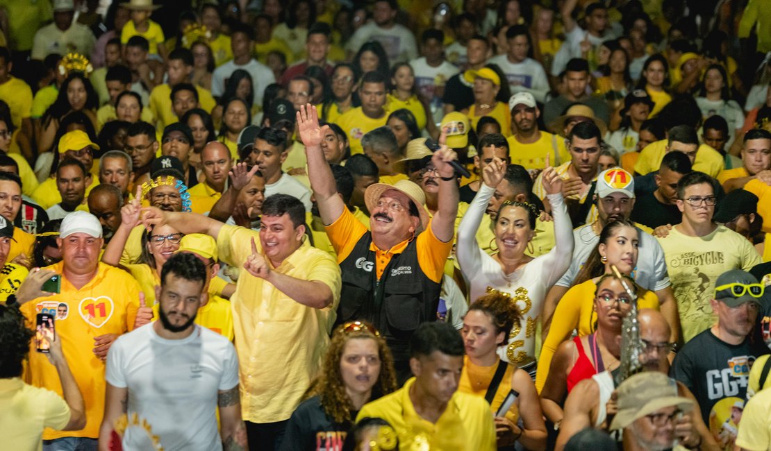 Junto de GG, Carlos Gonçalves reúne multidão de apoiadores pelas ruas de Rio Largo