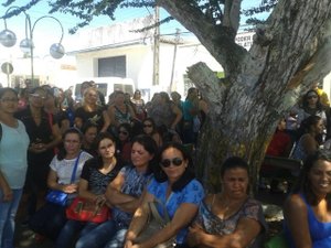 Professores de Limoeiro voltam a sala de aula, mas luta por reajuste continua