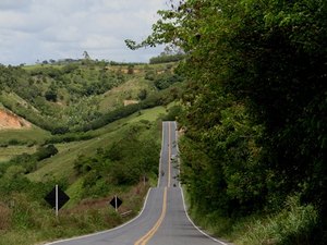 Em Viçosa, governo entrega restauração da rodovia AL-210