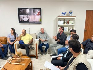 Prefeitura e Conasa ajustam cronograma para recomposição de vias em Palmeira dos Índios