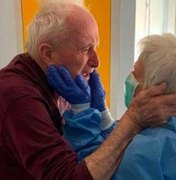 Casal de idosos italianos vence o coronavírus e momento do reencontro viraliza