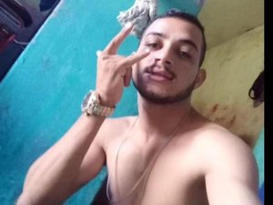 Jovem é morto a facadas e pedrada em Santana do Ipanema