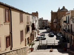 As casas vendidas por R$ 6 em vilarejo da Itália