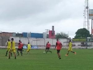 Sob tempo nublado, ASA realiza treino no Fumeirão em Arapiraca