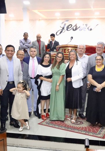 Tia Júlia, Júlio Cezar e secretários prestigiam culto em ação de graças aos 136 anos de Emancipação Política de Palmeira