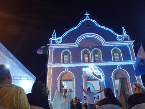 Lagoa da Canoa se enfeita para a chegada do Natal