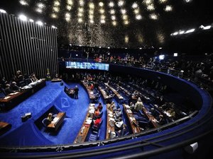 Senado faz hoje primeira sessão de debate sobre a PEC do fim da escala 6x1