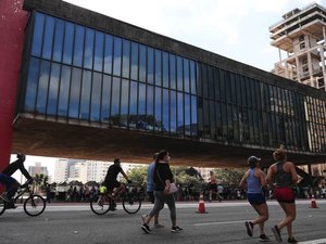 Quase 100% das cidades brasileiras vão manter uso de máscara obrigatório, diz CNM