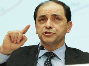 Governo deve anunciar corte de R$ 2,5 bi no Orçamento nesta segunda