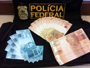 Denúncia anônima leva PF a prender idoso com R$ 4mil em cédulas falsas em rodoviária