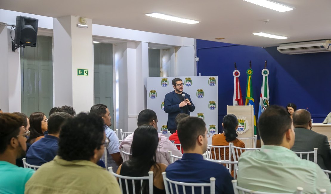 Formação sobre Plano Diretor reúne cerca de 100 assessores na Câmara de Maceió