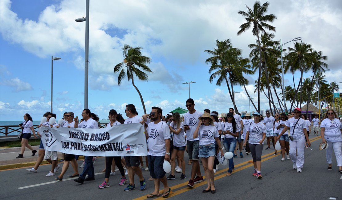 Sesau realiza caminhada da campanha Janeiro Branco na Orla de Maceió