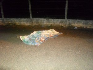 Jovem é encontrado crivado de balas ao lado de rodovia