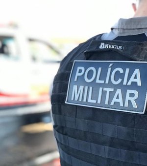 Após discussão em praça de Arapiraca, pai tenta fugir com filho mas polícia é acionada