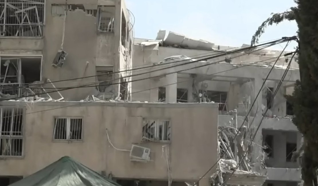Israel e Irã trocam novos ataques com mísseis durante a noite