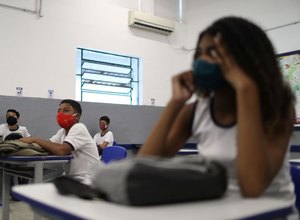 Escolas municipais devem ter aulas remotas ou híbridas em 2021