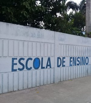 Prefeitura suspende ensino fundamental menor de Escola Divaldo Suruagy