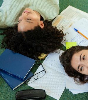Fapeal anuncia 500 bolsas para estudantes universitários