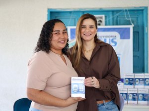 Prefeita Ceci participa da entrega de aparelhos de glicemia na UBS Santa Inês