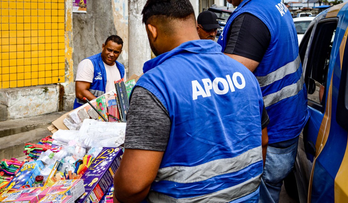 Fiscalização flagra comércio clandestino de fogos de artifício no Centro de Maceió