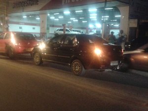 Três carros se envolvem em colisão na Avenida Marechal Deodoro