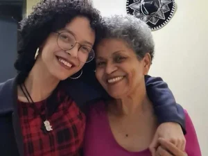 Vídeo: mãe emociona-se ao saber que filha passou em 1º lugar na UnB
