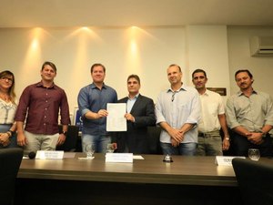 Marx Beltrão garante recursos para urbanização de Jacarecica