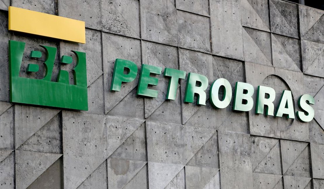 Petrobras abre concurso com 757 vagas e salários de R$ 11,7 mil