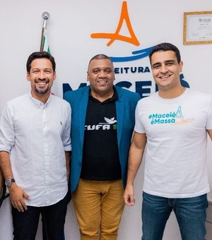 Com JHC e presidente da Cufa, Rodrigo Cunha participa de assinatura de termo para realização da Expo Favela